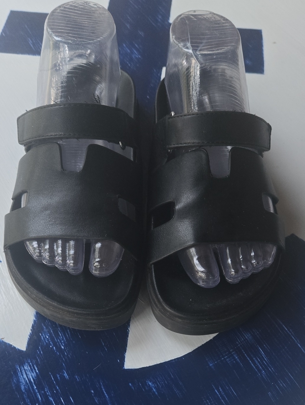 Black Contemporary Sandal With Cut Out Accent Size 7.5